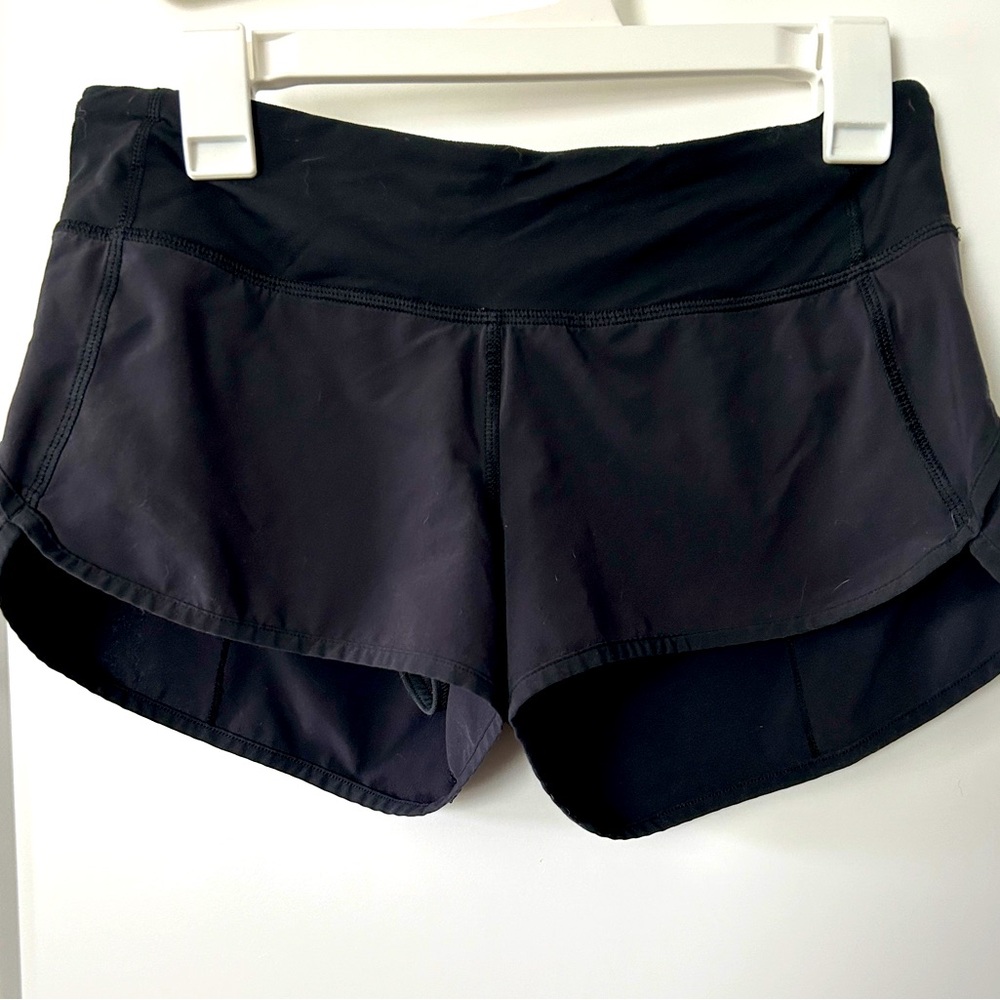 Lululemon Speed Shorts Size 6 (2013)